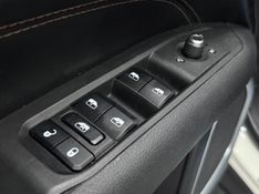 JEEP COMMANDER 2.0 TD380 TURBO DIESEL LIMITED AT9 2022/2023 BETIOLO NOVOS E SEMINOVOS LAJEADO / Carros no Vale