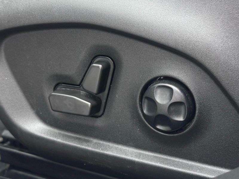 JEEP COMMANDER 2.0 TD380 TURBO DIESEL LIMITED AT9 2022/2023 BETIOLO NOVOS E SEMINOVOS LAJEADO / Carros no Vale