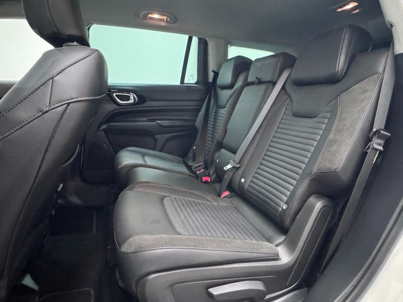 JEEP COMMANDER 2.0 TD380 TURBO DIESEL LIMITED AT9 2022/2023 BETIOLO NOVOS E SEMINOVOS LAJEADO / Carros no Vale