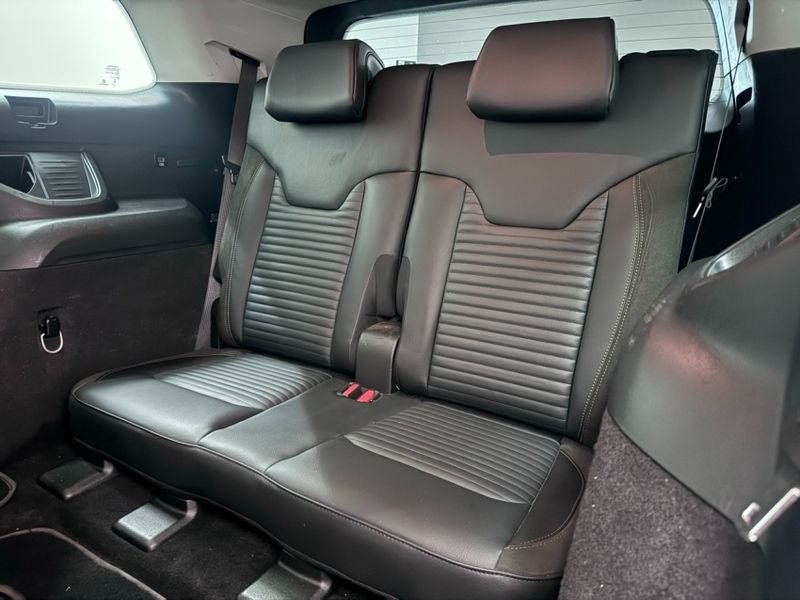 JEEP COMMANDER 2.0 TD380 TURBO DIESEL LIMITED AT9 2022/2023 BETIOLO NOVOS E SEMINOVOS LAJEADO / Carros no Vale