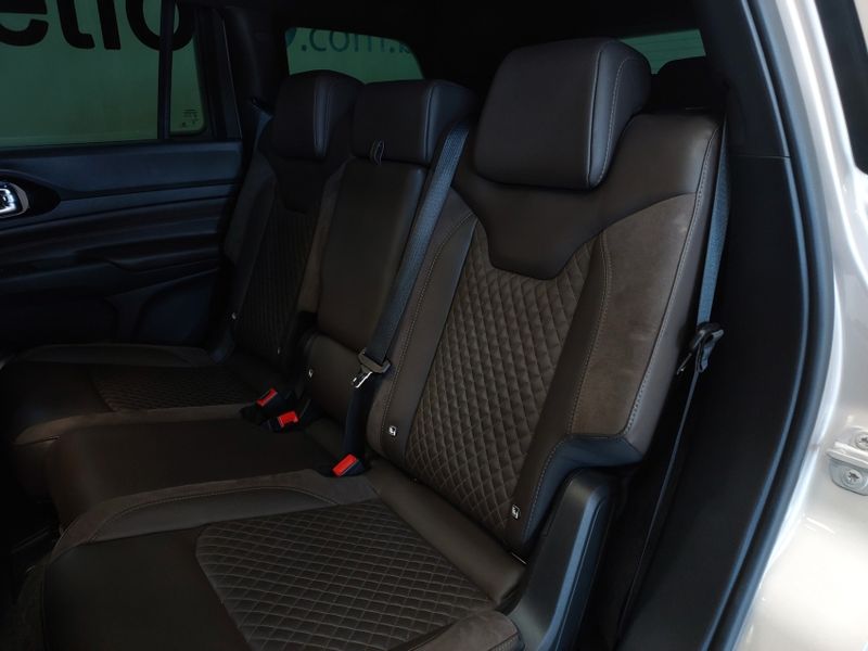 JEEP COMMANDER 2.0 TD380 TURBO DIESEL OVERLAND AT9 2022/2023 BETIOLO NOVOS E SEMINOVOS LAJEADO / Carros no Vale