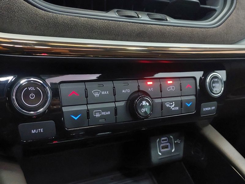 JEEP COMMANDER 2.0 TD380 TURBO DIESEL OVERLAND AT9 2021/2022 BETIOLO NOVOS E SEMINOVOS LAJEADO / Carros no Vale
