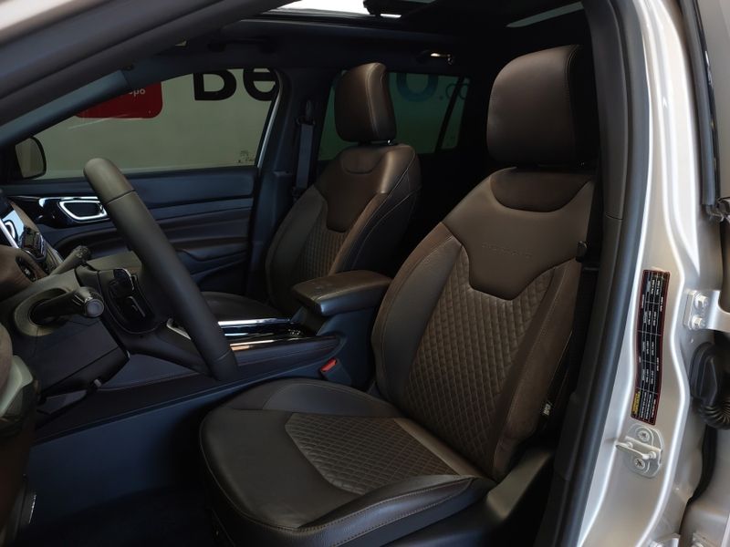 JEEP COMMANDER 2.0 TD380 TURBO DIESEL OVERLAND AT9 2022/2023 BETIOLO NOVOS E SEMINOVOS LAJEADO / Carros no Vale