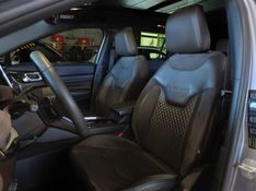 JEEP COMMANDER 2.0 TD380 TURBO DIESEL OVERLAND AT9 2021/2022 BETIOLO NOVOS E SEMINOVOS LAJEADO / Carros no Vale