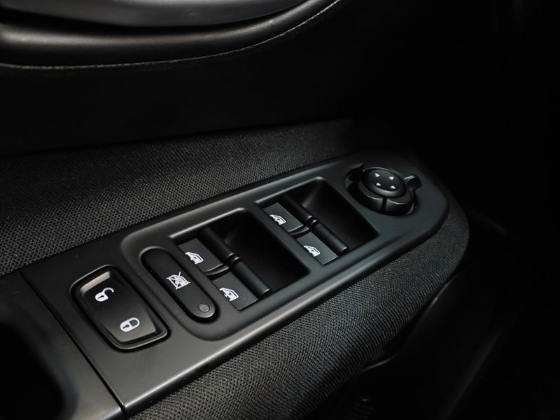 JEEP RENEGADE 1.3 T270 TURBO FLEX AT6 2023/2024 BETIOLO NOVOS E SEMINOVOS LAJEADO / Carros no Vale