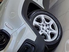 JEEP RENEGADE 1.3 T270 TURBO FLEX AT6 2023/2024 BETIOLO NOVOS E SEMINOVOS LAJEADO / Carros no Vale