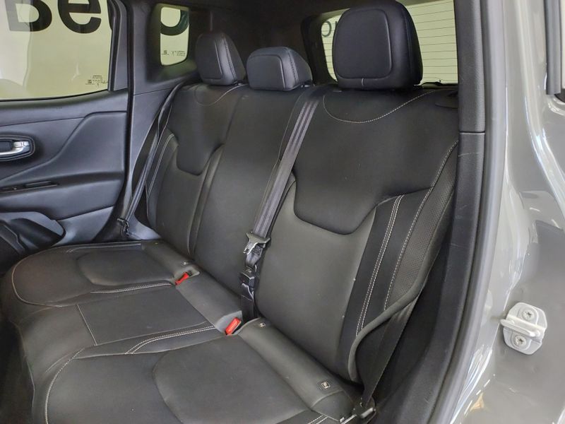 JEEP RENEGADE 1.3 T270 TURBO FLEX S 4X4 AT9 2022/2023 BETIOLO NOVOS E SEMINOVOS LAJEADO / Carros no Vale JEEP RENEGADE 1.3 T270 TURBO FLEX S 4X4 AT9 2022/2023 BETIOLO NOVOS E SEMINOVOS LAJEADO / Carros no Vale