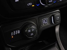 JEEP RENEGADE 1.3 T270 TURBO FLEX S 4X4 AT9 2022/2022 BETIOLO NOVOS E SEMINOVOS LAJEADO / Carros no Vale
