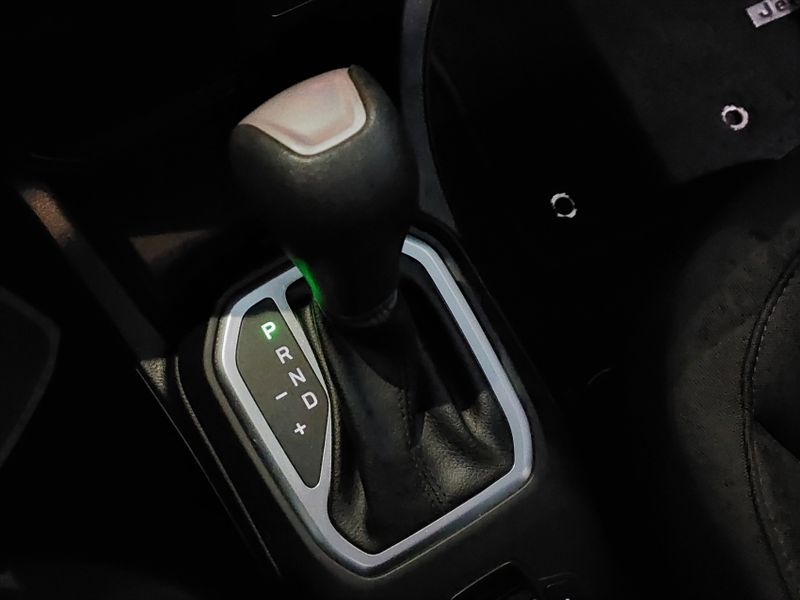 JEEP RENEGADE 1.8 16V FLEX SPORT 4P AUTOMÁTICO 2021/2021 BETIOLO NOVOS E SEMINOVOS LAJEADO / Carros no Vale