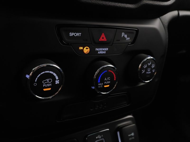 JEEP RENEGADE 1.8 16V FLEX SPORT 4P AUTOMÁTICO 2021/2021 BETIOLO NOVOS E SEMINOVOS LAJEADO / Carros no Vale