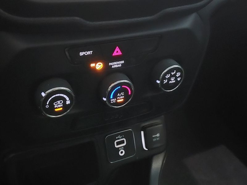 JEEP RENEGADE 1.8 16V FLEX SPORT 4P AUTOMÁTICO 2021/2021 BETIOLO NOVOS E SEMINOVOS LAJEADO / Carros no Vale