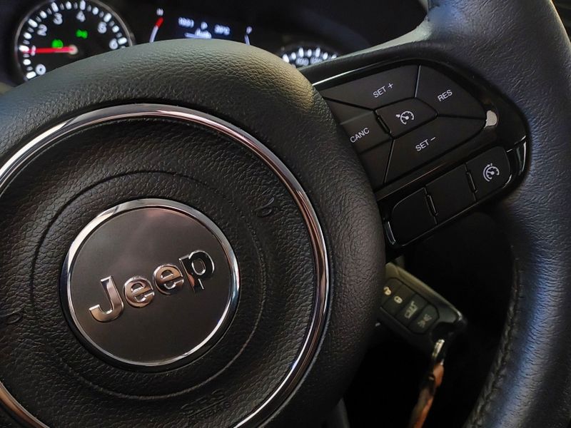 JEEP RENEGADE 1.8 16V FLEX SPORT 4P AUTOMÁTICO 2021/2021 BETIOLO NOVOS E SEMINOVOS LAJEADO / Carros no Vale
