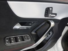 Mercedes-Benz CLA 200 1.3 MHEV 7G-DCT 2023/2024 BETIOLO NOVOS E SEMINOVOS LAJEADO / Carros no Vale