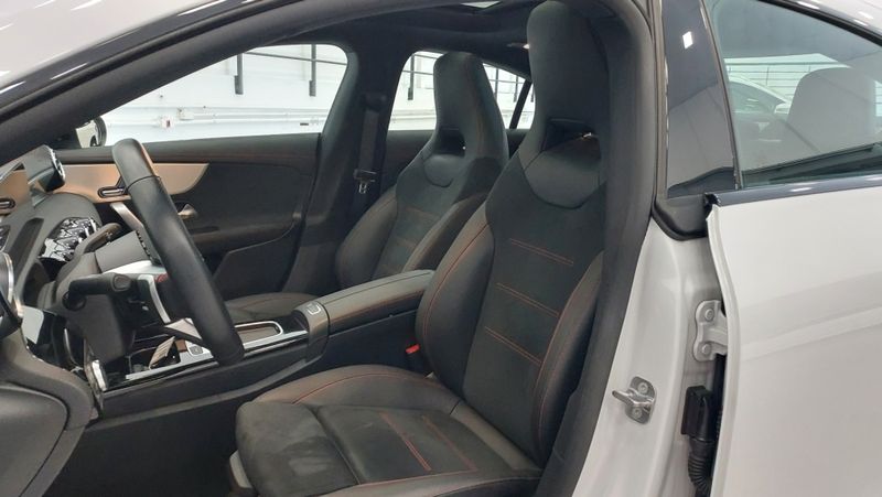 Mercedes-Benz CLA 200 1.3 MHEV 7G-DCT 2023/2024 BETIOLO NOVOS E SEMINOVOS LAJEADO / Carros no Vale