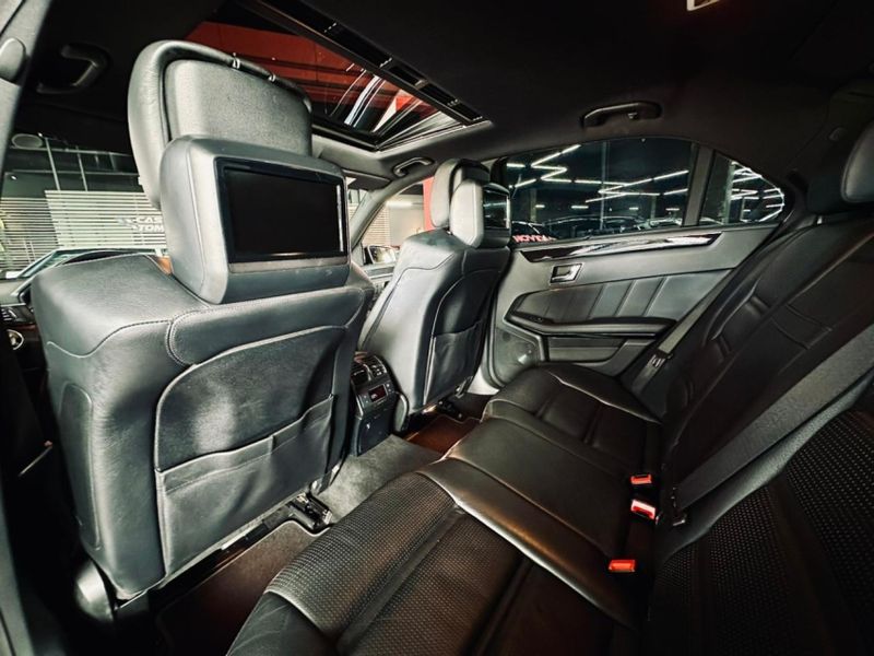 Mercedes-Benz E 63 AMG 6.2 SEDAN V8 32V GASOLINA 4P AUTOMÁTICO 2009/2010 CASTELLAN E TOMAZONI MOTORS CAXIAS DO SUL / Carros no Vale