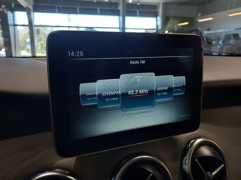 Mercedes-Benz GLA 250 2.0 CGI GASOLINA SPORT 7G-DCT 2018/2018 BETIOLO NOVOS E SEMINOVOS LAJEADO / Carros no Vale Mercedes-Benz GLA 250 2.0 CGI GASOLINA SPORT 7G-DCT 2018/2018 BETIOLO NOVOS E SEMINOVOS LAJEADO / Carros no Vale