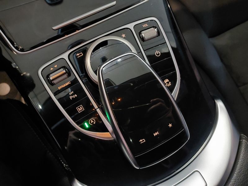 Mercedes-Benz GLC 250 2.0 CGI GASOLINA 4MATIC 9G-TRONIC 2017/2017 BETIOLO NOVOS E SEMINOVOS LAJEADO / Carros no Vale