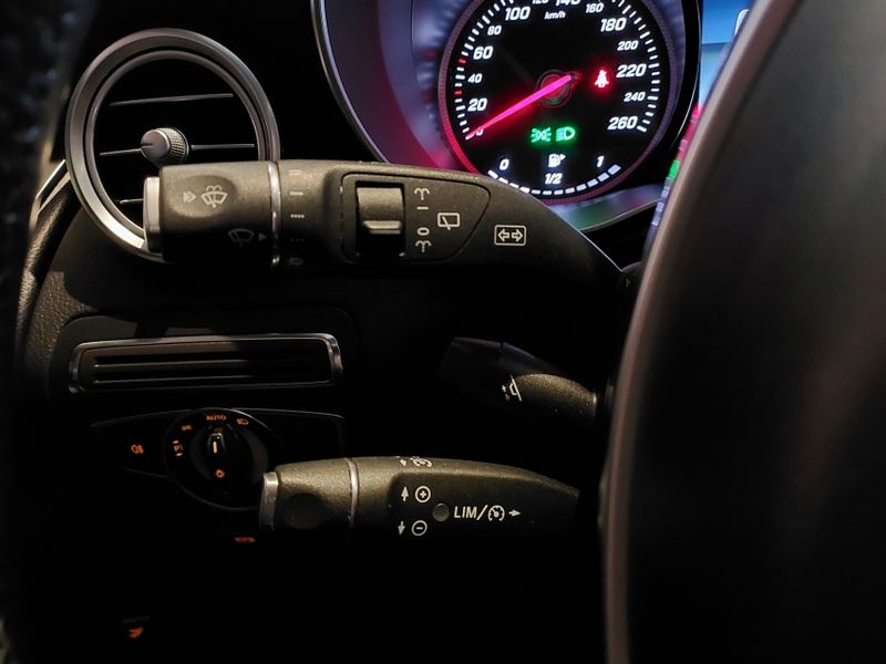 Mercedes-Benz GLC 250 2.0 CGI GASOLINA 4MATIC 9G-TRONIC 2017/2017 BETIOLO NOVOS E SEMINOVOS LAJEADO / Carros no Vale