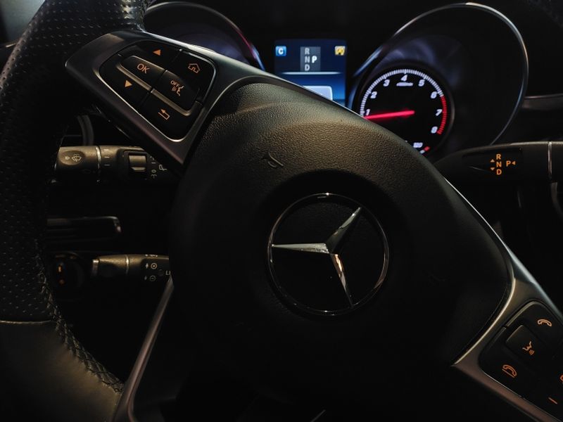 Mercedes-Benz GLC 250 2.0 CGI GASOLINA 4MATIC 9G-TRONIC 2017/2017 BETIOLO NOVOS E SEMINOVOS LAJEADO / Carros no Vale