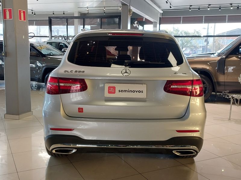 Mercedes-Benz GLC 250 2.0 CGI GASOLINA 4MATIC 9G-TRONIC 2017/2017 BETIOLO NOVOS E SEMINOVOS LAJEADO / Carros no Vale