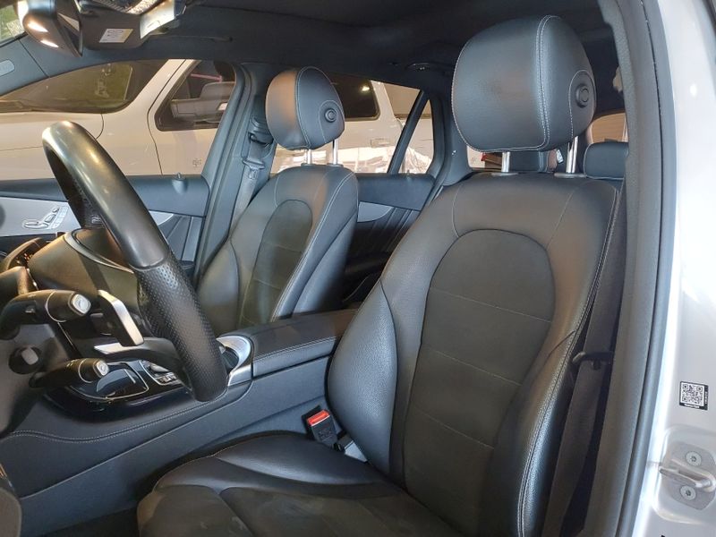 Mercedes-Benz GLC 250 2.0 CGI GASOLINA 4MATIC 9G-TRONIC 2017/2017 BETIOLO NOVOS E SEMINOVOS LAJEADO / Carros no Vale