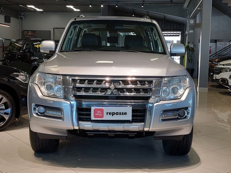 Mitsubishi PAJERO FULL 3.2 HPE 4X4 16V TURBO INTERCOOLER DIESEL 4P AUTOMÁTICO 2015/2016 BETIOLO NOVOS E SEMINOVOS LAJEADO / Carros no Vale