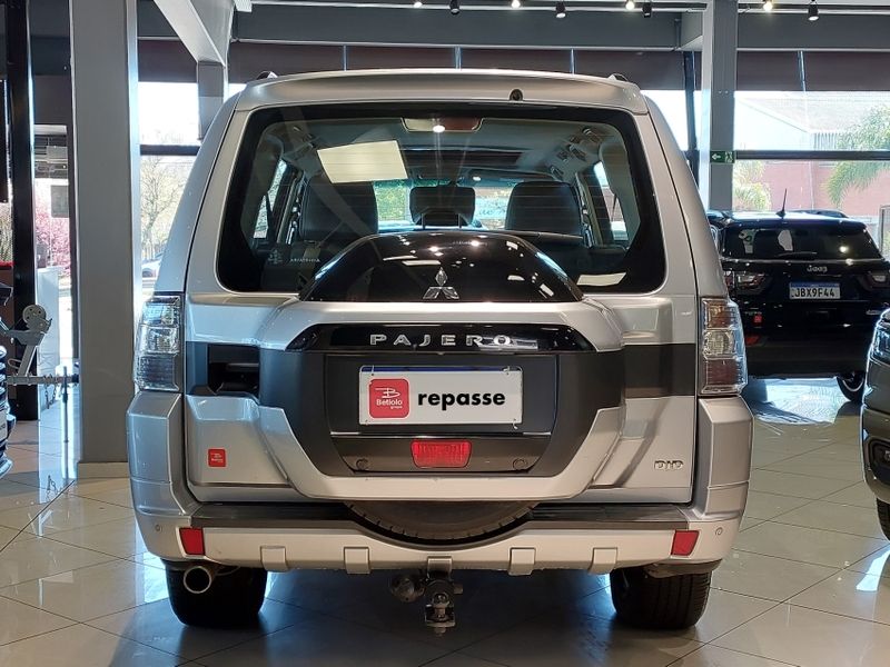 Mitsubishi PAJERO FULL 3.2 HPE 4X4 16V TURBO INTERCOOLER DIESEL 4P AUTOMÁTICO 2015/2016 BETIOLO NOVOS E SEMINOVOS LAJEADO / Carros no Vale