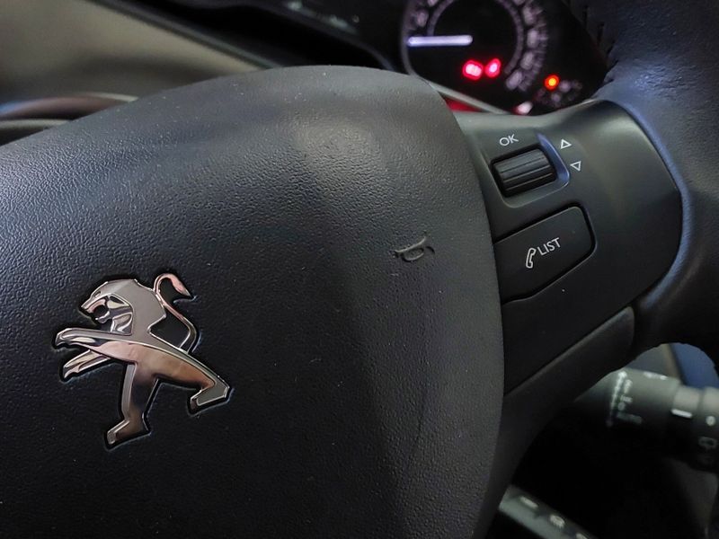 Peugeot 2008 1.6 16V FLEX CROSSWAY 4P AUTOMÁTICO 2018/2019 BETIOLO NOVOS E SEMINOVOS LAJEADO / Carros no Vale