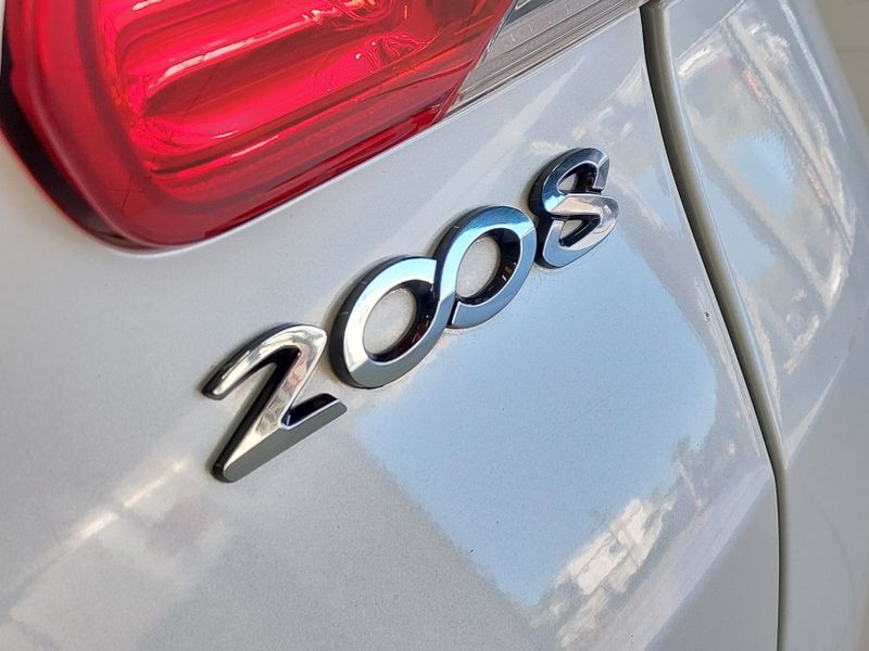 Peugeot 2008 1.6 16V FLEX CROSSWAY 4P AUTOMÁTICO 2018/2019 BETIOLO NOVOS E SEMINOVOS LAJEADO / Carros no Vale