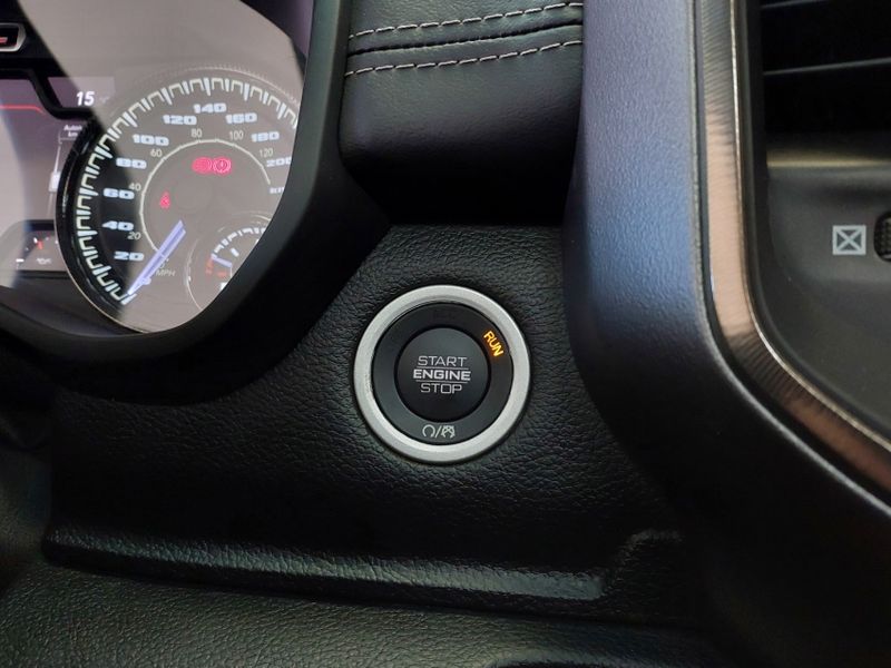 Ram 1500 5.7 V8 GASOLINA REBEL CD 4X4 AUTOMÁTICO 2021/2021 BETIOLO NOVOS E SEMINOVOS LAJEADO / Carros no Vale
