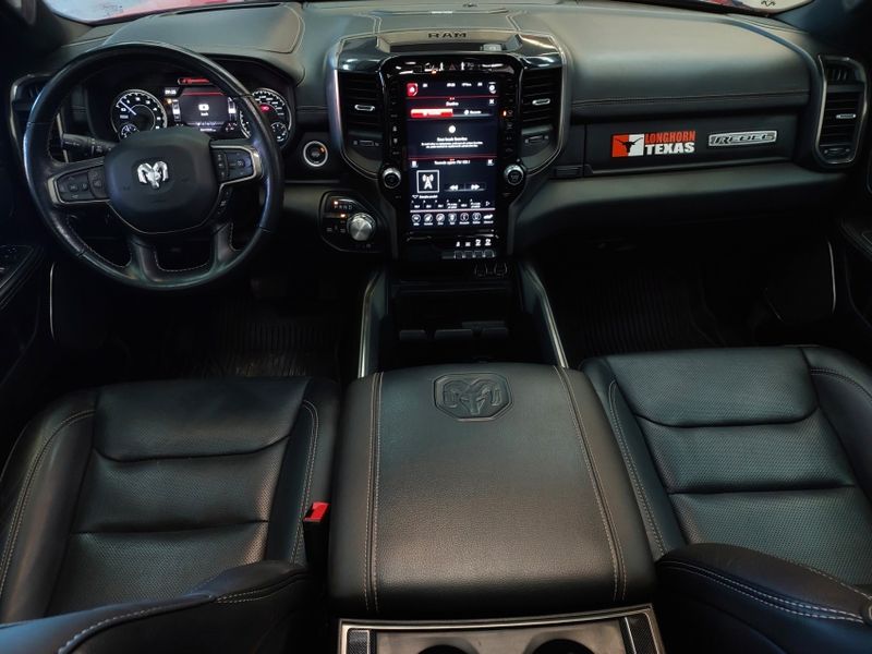 Ram 1500 5.7 V8 GASOLINA REBEL CD 4X4 AUTOMÁTICO 2021/2021 BETIOLO NOVOS E SEMINOVOS LAJEADO / Carros no Vale