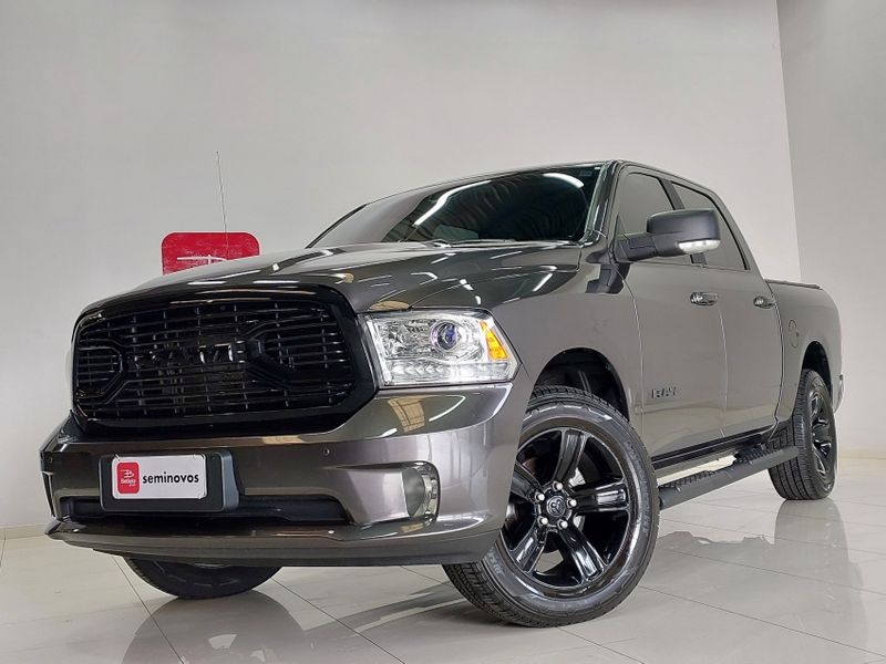 Ram CLASSIC 5.7 V8 GASOLINA LARAMIE NIGHT EDITION CD 4X4 AUTOMÁTICO 2023/2023 BETIOLO NOVOS E SEMINOVOS LAJEADO / Carros no Vale