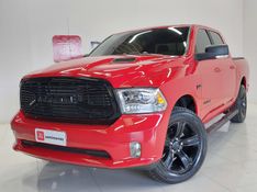 Ram CLASSIC 5.7 V8 GASOLINA LARAMIE NIGHT EDITION CD 4X4 AUTOMÁTICO 2022/2022 BETIOLO NOVOS E SEMINOVOS LAJEADO / Carros no Vale