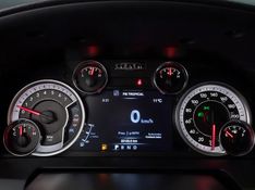 Ram CLASSIC 5.7 V8 GASOLINA LARAMIE NIGHT EDITION CD 4X4 AUTOMÁTICO 2023/2023 BETIOLO NOVOS E SEMINOVOS LAJEADO / Carros no Vale