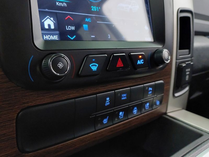 Ram CLASSIC 5.7 V8 GASOLINA LARAMIE NIGHT EDITION CD 4X4 AUTOMÁTICO 2022/2022 BETIOLO NOVOS E SEMINOVOS LAJEADO / Carros no Vale Ram CLASSIC 5.7 V8 GASOLINA LARAMIE NIGHT EDITION CD 4X4 AUTOMÁTICO 2022/2022 BETIOLO NOVOS E SEMINOVOS LAJEADO / Carros no Vale