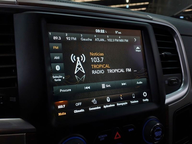 Ram CLASSIC 5.7 V8 GASOLINA LARAMIE NIGHT EDITION CD 4X4 AUTOMÁTICO 2023/2023 BETIOLO NOVOS E SEMINOVOS LAJEADO / Carros no Vale