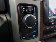Ram CLASSIC 5.7 V8 GASOLINA LARAMIE NIGHT EDITION CD 4X4 AUTOMÁTICO 2022/2022 BETIOLO NOVOS E SEMINOVOS LAJEADO / Carros no Vale
