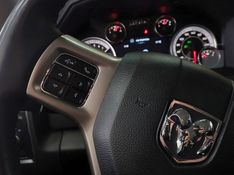 Ram CLASSIC 5.7 V8 GASOLINA LARAMIE NIGHT EDITION CD 4X4 AUTOMÁTICO 2023/2023 BETIOLO NOVOS E SEMINOVOS LAJEADO / Carros no Vale
