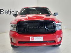 Ram CLASSIC 5.7 V8 GASOLINA LARAMIE NIGHT EDITION CD 4X4 AUTOMÁTICO 2022/2022 BETIOLO NOVOS E SEMINOVOS LAJEADO / Carros no Vale