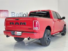 Ram CLASSIC 5.7 V8 GASOLINA LARAMIE NIGHT EDITION CD 4X4 AUTOMÁTICO 2022/2022 BETIOLO NOVOS E SEMINOVOS LAJEADO / Carros no Vale