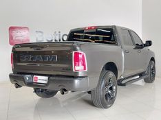 Ram CLASSIC 5.7 V8 GASOLINA LARAMIE NIGHT EDITION CD 4X4 AUTOMÁTICO 2023/2023 BETIOLO NOVOS E SEMINOVOS LAJEADO / Carros no Vale