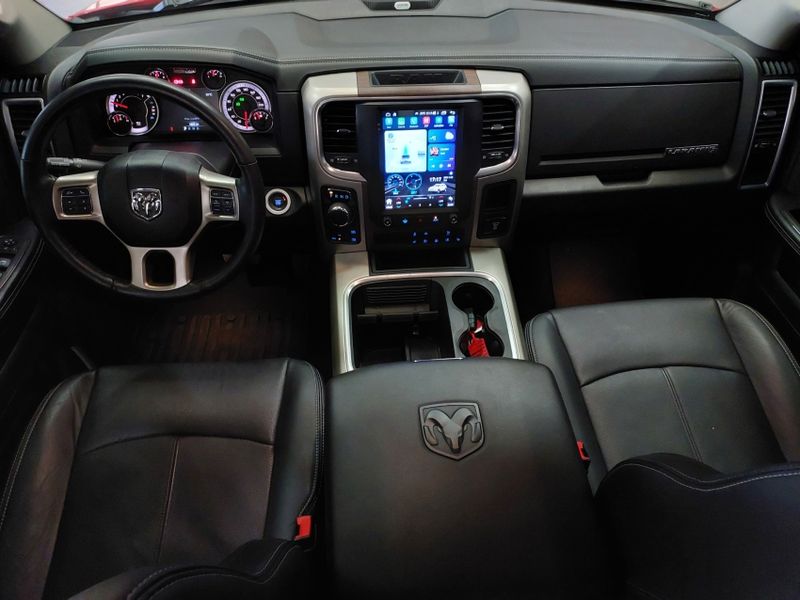 Ram CLASSIC 5.7 V8 GASOLINA LARAMIE NIGHT EDITION CD 4X4 AUTOMÁTICO 2022/2022 BETIOLO NOVOS E SEMINOVOS LAJEADO / Carros no Vale Ram CLASSIC 5.7 V8 GASOLINA LARAMIE NIGHT EDITION CD 4X4 AUTOMÁTICO 2022/2022 BETIOLO NOVOS E SEMINOVOS LAJEADO / Carros no Vale