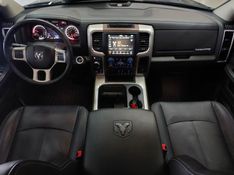 Ram CLASSIC 5.7 V8 GASOLINA LARAMIE NIGHT EDITION CD 4X4 AUTOMÁTICO 2023/2023 BETIOLO NOVOS E SEMINOVOS LAJEADO / Carros no Vale