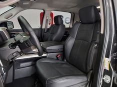 Ram CLASSIC 5.7 V8 GASOLINA LARAMIE NIGHT EDITION CD 4X4 AUTOMÁTICO 2023/2023 BETIOLO NOVOS E SEMINOVOS LAJEADO / Carros no Vale