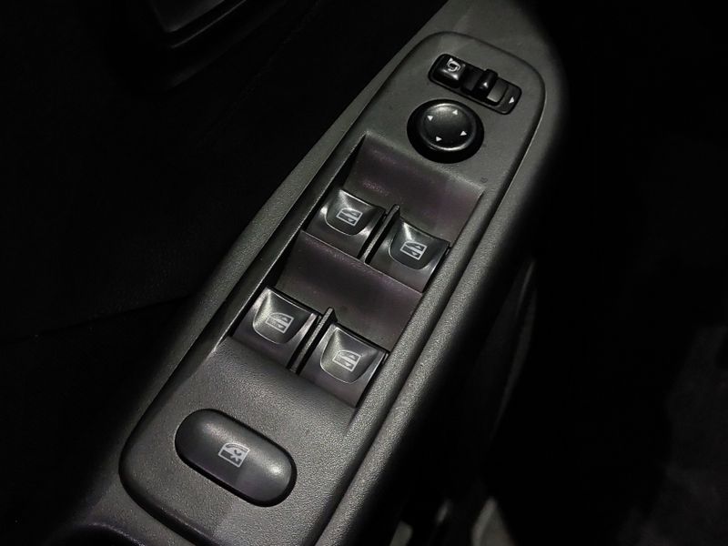 Renault CAPTUR 1.3 TCE FLEX ZEN X-TRONIC 2021/2022 BETIOLO NOVOS E SEMINOVOS LAJEADO / Carros no Vale Renault CAPTUR 1.3 TCE FLEX ZEN X-TRONIC 2021/2022 BETIOLO NOVOS E SEMINOVOS LAJEADO / Carros no Vale