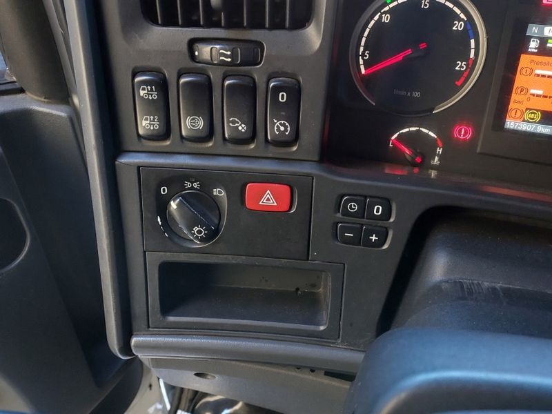 Scania R 440 A 4X2 2013/2014 BETIOLO NOVOS E SEMINOVOS LAJEADO / Carros no Vale