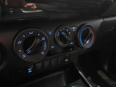 Toyota HILUX 2.8 SR 4X4 CD 16V DIESEL 4P AUTOMÁTICO 2016/2016 BETIOLO NOVOS E SEMINOVOS LAJEADO / Carros no Vale