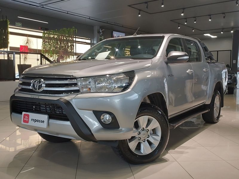 Toyota HILUX 2.8 SR 4X4 CD 16V DIESEL 4P AUTOMÁTICO 2016/2016 BETIOLO NOVOS E SEMINOVOS LAJEADO / Carros no Vale Toyota HILUX 2.8 SR 4X4 CD 16V DIESEL 4P AUTOMÁTICO 2016/2016 BETIOLO NOVOS E SEMINOVOS LAJEADO / Carros no Vale