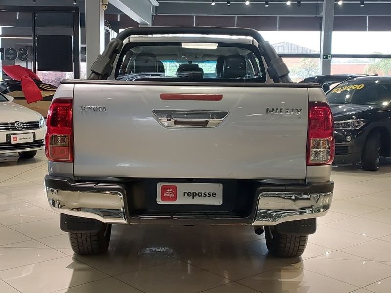 Toyota HILUX 2.8 SR 4X4 CD 16V DIESEL 4P AUTOMÁTICO 2016/2016 BETIOLO NOVOS E SEMINOVOS LAJEADO / Carros no Vale Toyota HILUX 2.8 SR 4X4 CD 16V DIESEL 4P AUTOMÁTICO 2016/2016 BETIOLO NOVOS E SEMINOVOS LAJEADO / Carros no Vale