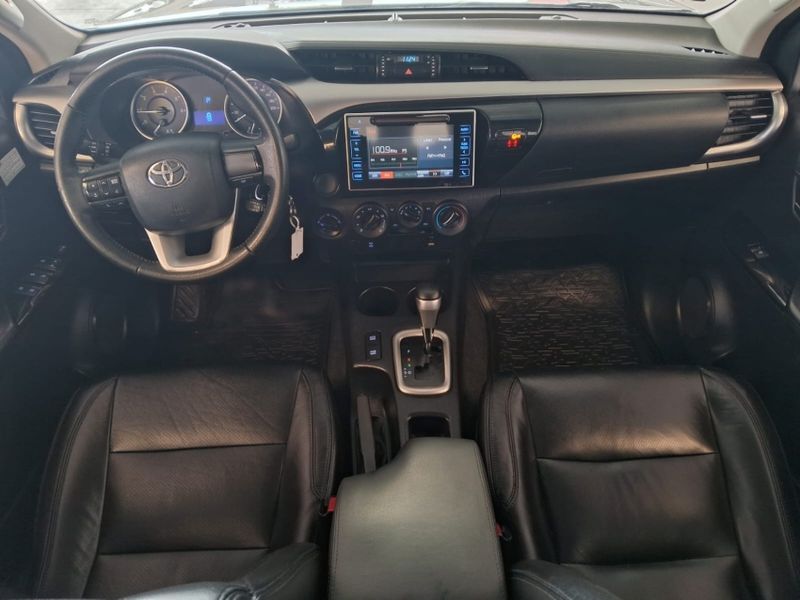 Toyota HILUX 2.8 SR 4X4 CD 16V DIESEL 4P AUTOMÁTICO 2016/2016 BETIOLO NOVOS E SEMINOVOS LAJEADO / Carros no Vale Toyota HILUX 2.8 SR 4X4 CD 16V DIESEL 4P AUTOMÁTICO 2016/2016 BETIOLO NOVOS E SEMINOVOS LAJEADO / Carros no Vale